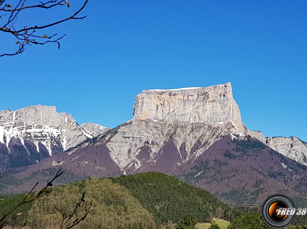 Mt-Aiguille2