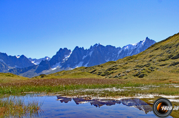 Petits lacs sous l'Aiguillette des Houches.