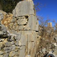 Ruines au col d'Alienard.