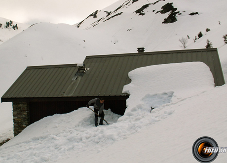 Le Refuge de Claran sous la neige,