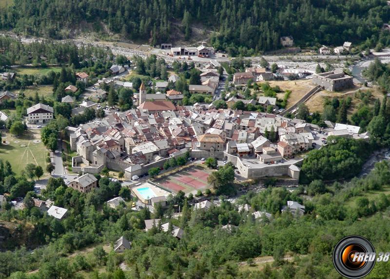 Vue sur Colmars lès Alpes.