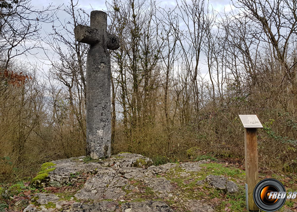 La Croix de Chevru.