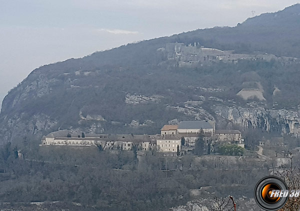 Monastère fortifié de Pierre Chatel.