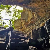 Le haut de la grotte d'Orjobet.