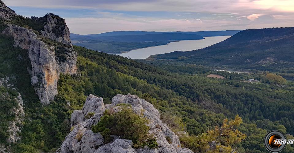 Vue sur le lac de Sainte-Croix