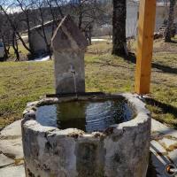 La fontaine au départ.
