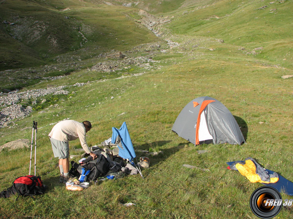 Bivouac sous le col de Rubren. 