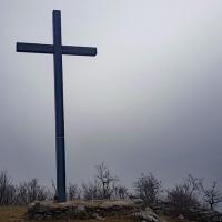 La croix du sommet.