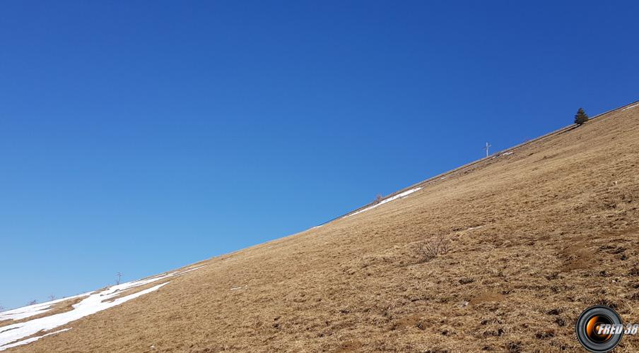 La prairie et la croix.