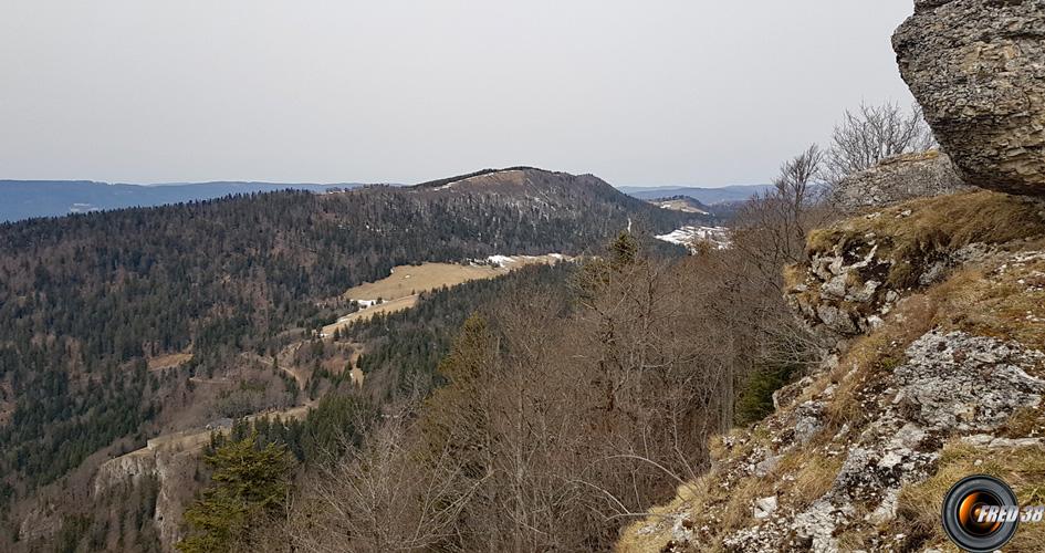 Vue sur l'Hergue du sommet.