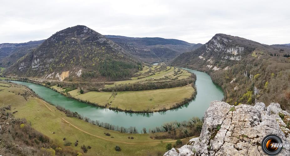 Le mont Balvay à gauche.