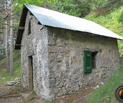 Cabane de sous courtet photo