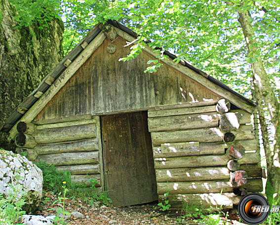 Cabane sous l aulp riant photo