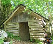 Cabane sous l aulp riant photo