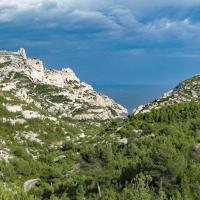 Descente sur la calanque.