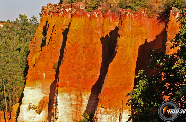 Carriere d ocre photo