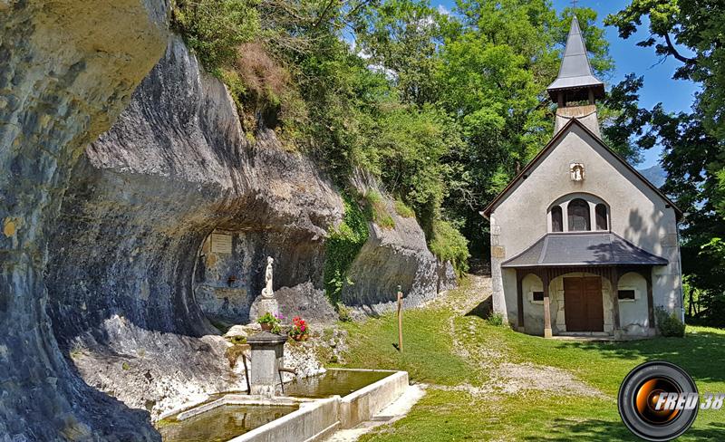 Chapelle et fontaine de la Doue.