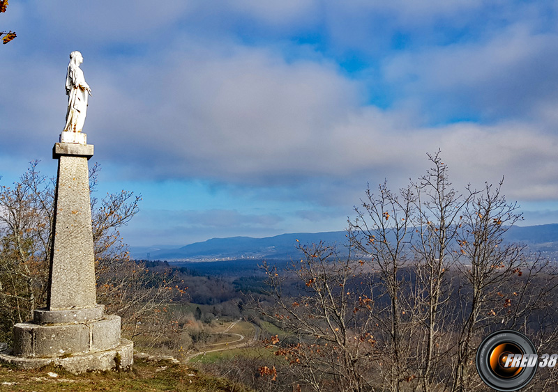 La Vierge au dessus de Lacoux.