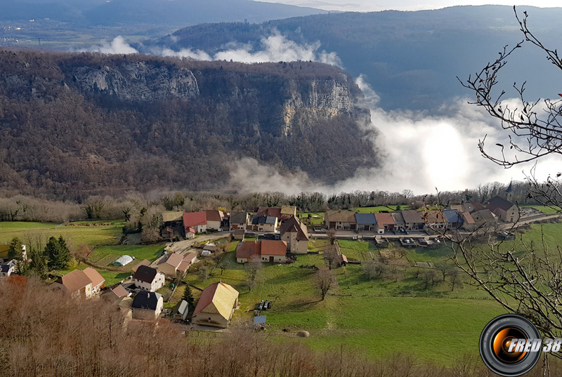 Le village de Lacoux.