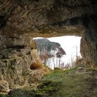 Dans la grotte.