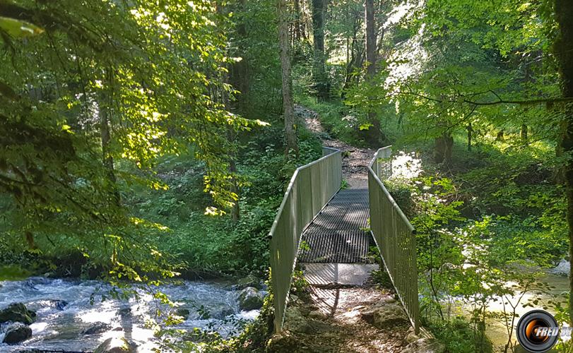 La première passerelle.