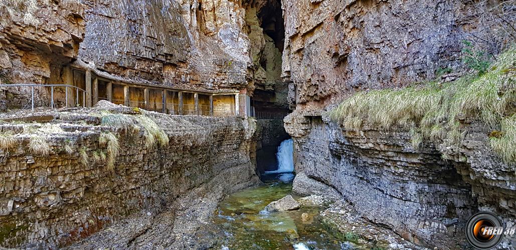 L'entrée de la grotte.