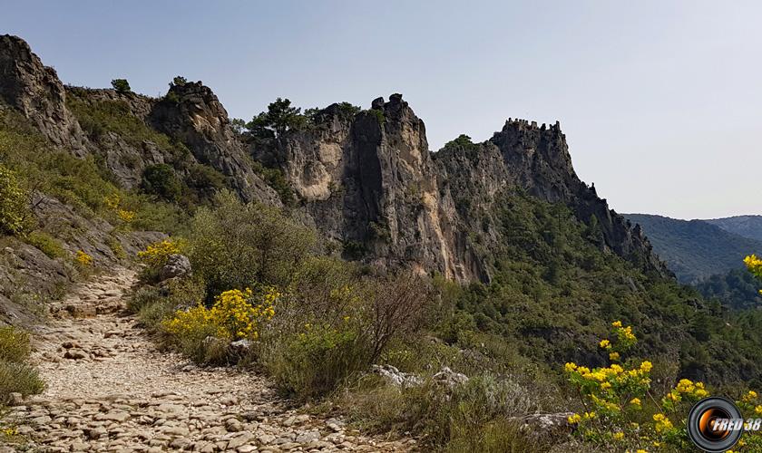 Les ruines du chateau.