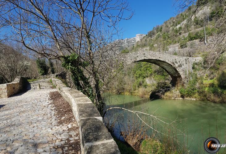 La traversée de la Vis dans Navacelles.