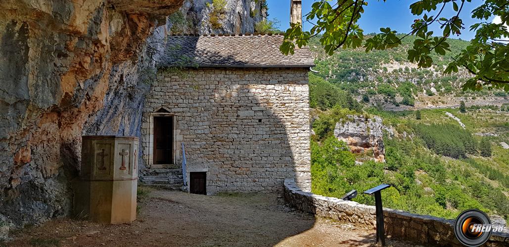 La chapelle et son promontoire.