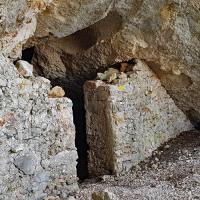 Le passage dans la grotte.