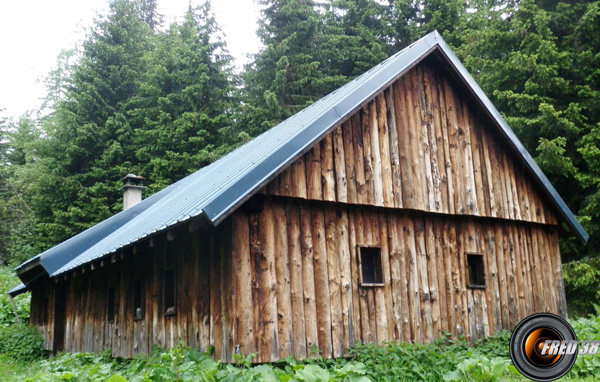 Chalet de fontaine noire photo