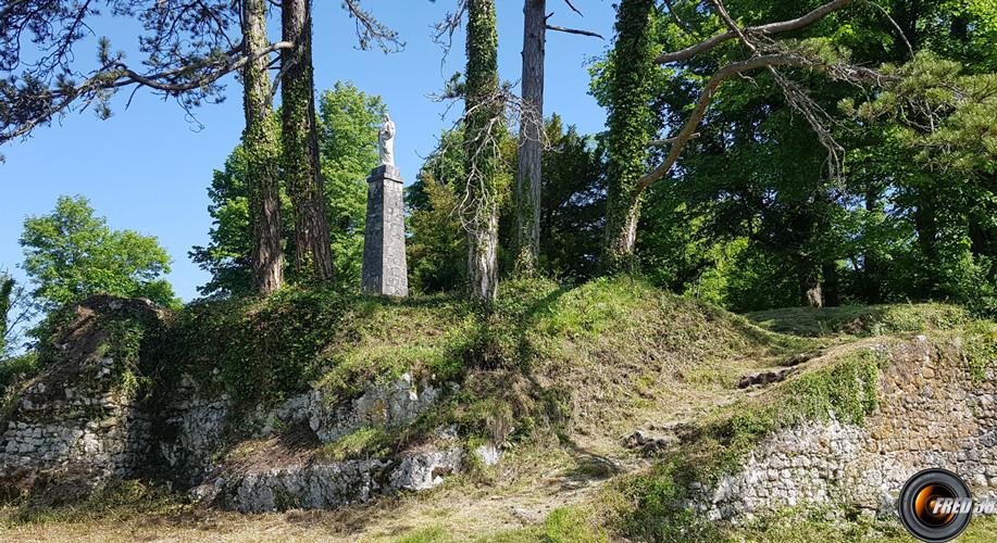 Ruines du chateau.