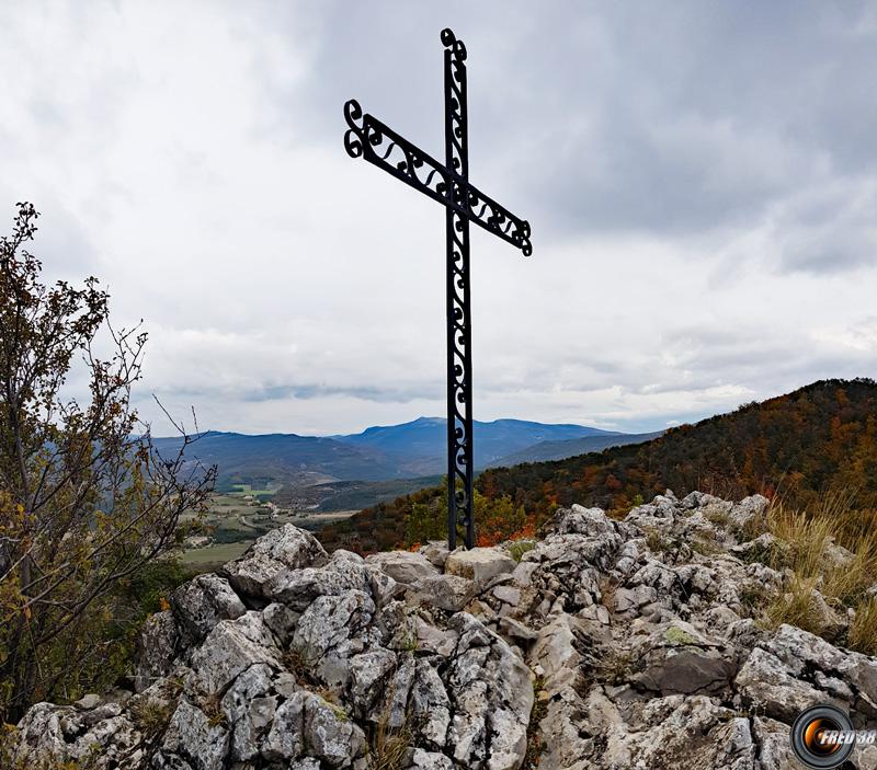 La croix du sommet.