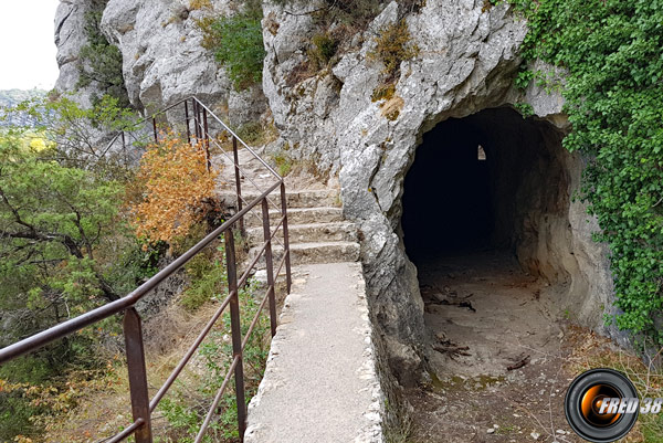 Le sentier longeant le canal.