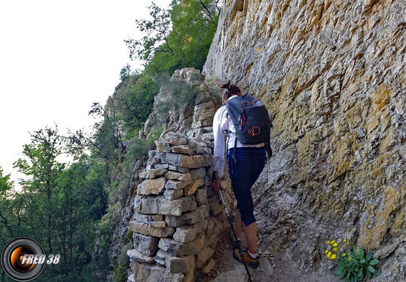 La rampe d'accés à la chapelle.