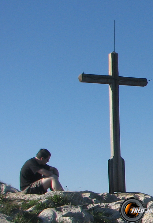 La croix du sommet.