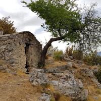 La vieille bergerie au dessus du chateau