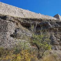 Construit sur du poudingue