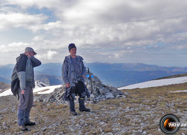 Gros cairn du sommet.