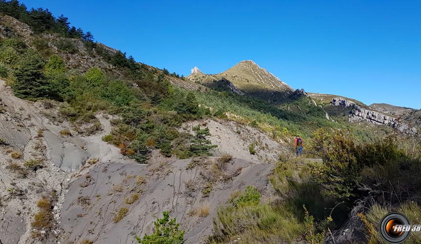 Le petit col en arête, en fond l'Hauteur.