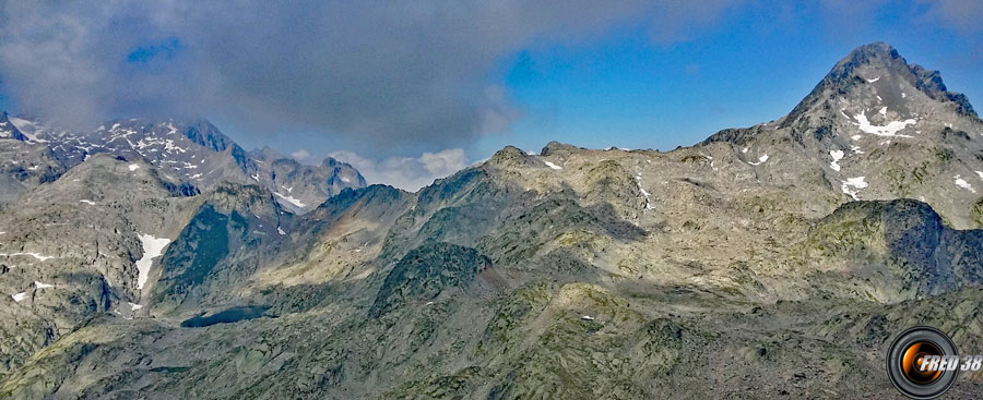 Le col et le lac de la Croix,