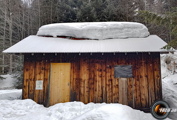 Cabane forestière de la Fullie.