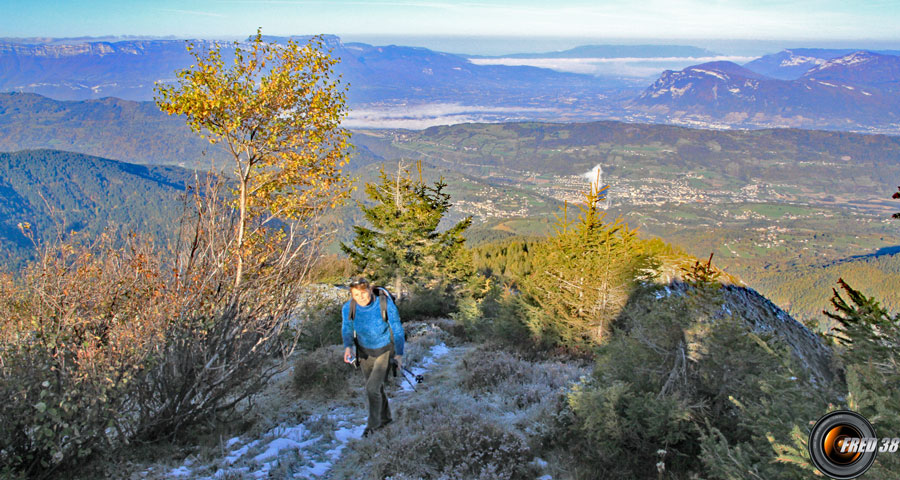 La montée par la crête,