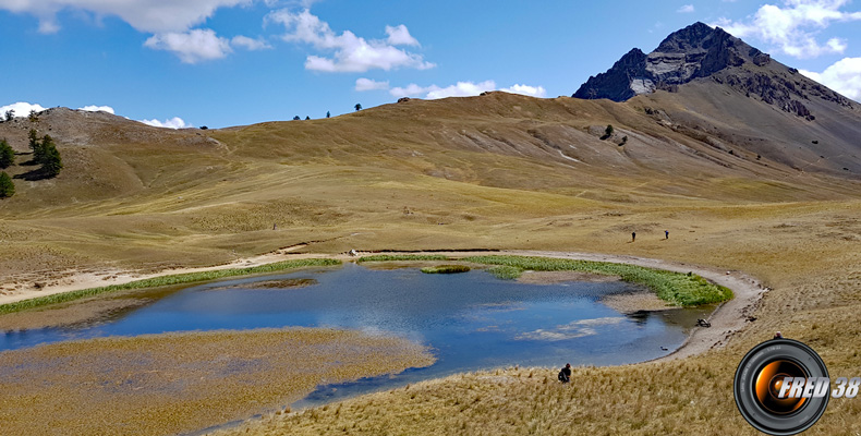 Lac Chavillon, et l'Aiguille Rouge.