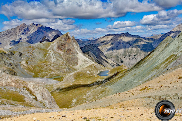 Les lacs de Marinet vus du col éponyme.