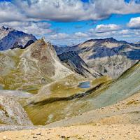 Les lacs de Marinet vus du col éponyme.