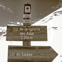 Au col.
