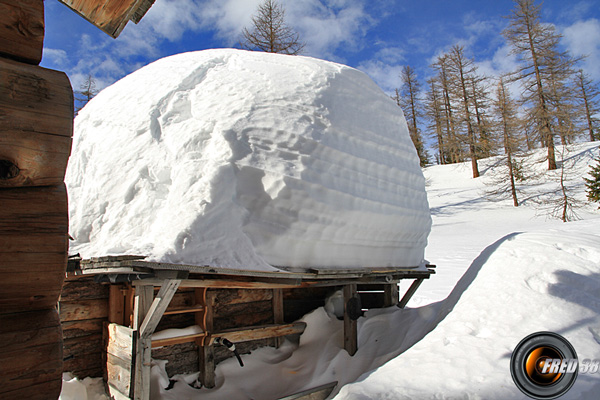 Près du refuge privé des Adus