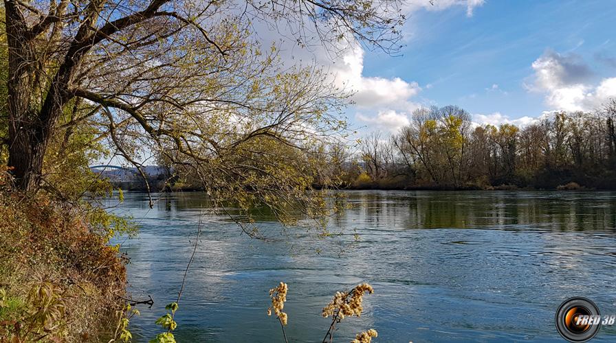 Le Rhône au départ