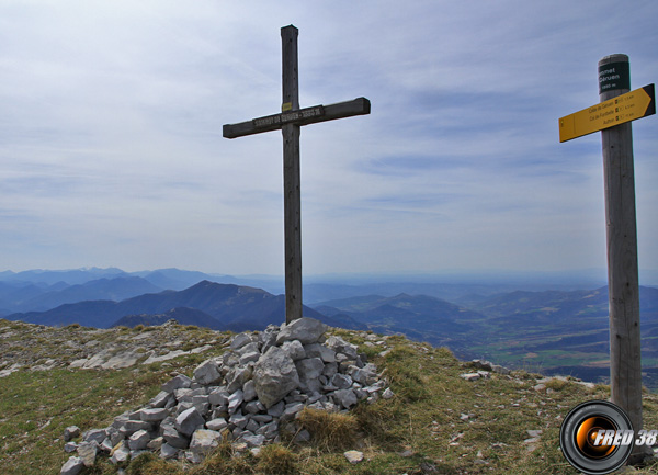 La croix du sommet.